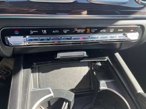 Used 2020 Mercedes-Benz GLE 350 4MATIC image 21