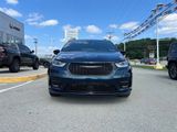 Used 2023 Chrysler Pacifica Limited w/ S Appearance Package image 2