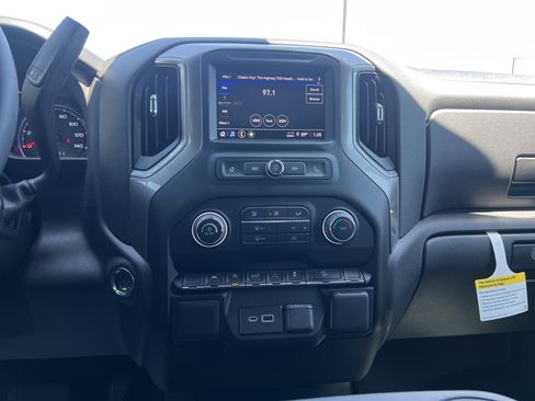 New 2026 Chevrolet Silverado 1500 Custom Trail Boss w/ LPO, Dark Essentials Package AWD/4WD image 25