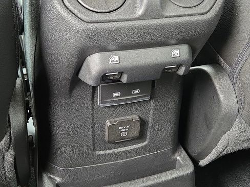 Used 2023 Jeep Wrangler Unlimited Sahara image 16