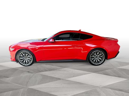 Used 2025 Ford Mustang Premium RWD image 5
