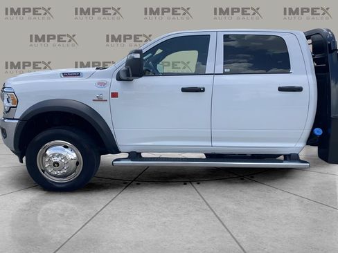 Used 2024 RAM 5500 Tradesman w/ Chrome Appearance Group AWD/4WD image 65