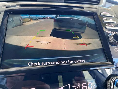 Used 2023 Nissan Murano SV image 17