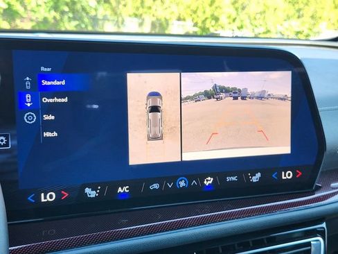 Used 2026 Chevrolet Traverse Z71 w/ Driver Confidence Package AWD/4WD image 24