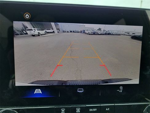 Used 2024 Chevrolet Colorado W/T image 21