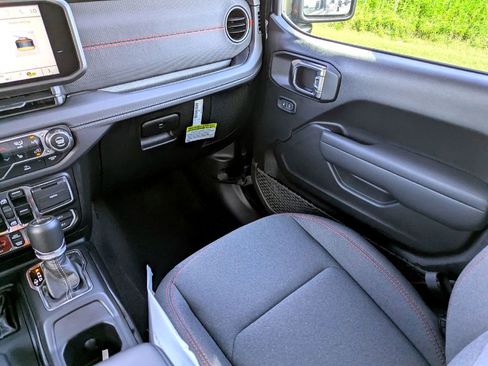 New 2025 Jeep Wrangler Rubicon image 22
