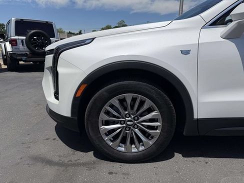 Used 2024 Cadillac XT4 Premium Luxury w/ Technology Package AWD/4WD image 9