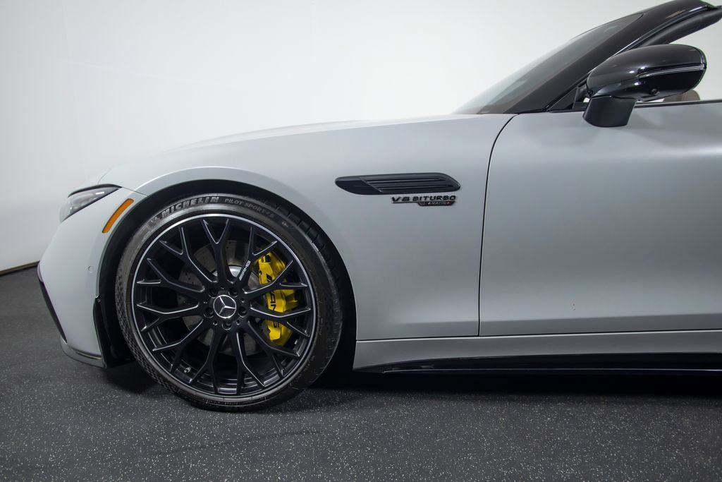 Used 2022 Mercedes-Benz SL 63 AMG 4MATIC image 11