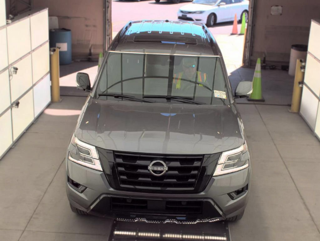 Used 2023 Nissan Armada SL w/ Midnight Edition Package AWD/4WD image 3