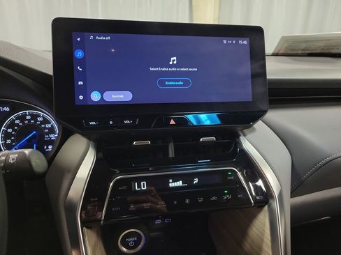 Used 2023 Toyota Venza XLE AWD/4WD image 14