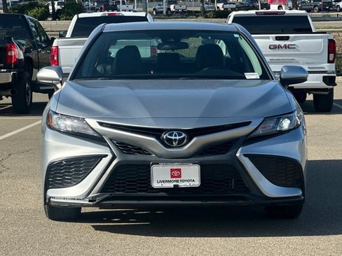 Used 2021 Toyota Camry SE FWD image 9