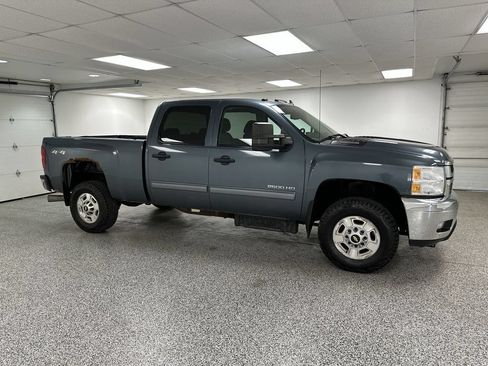 Used 2014 Chevrolet Silverado 2500 LT w/ Interior Plus Package AWD/4WD image 2