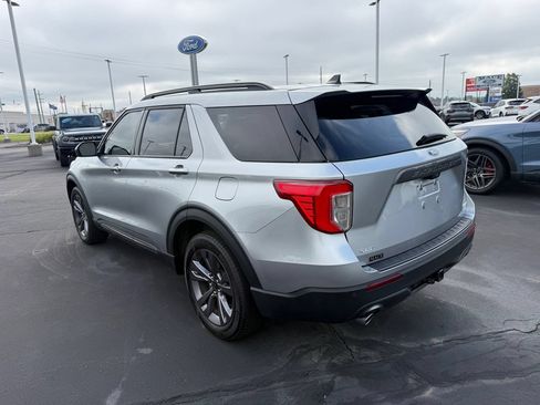 Used 2023 Ford Explorer XLT w/ Equipment Group 202A AWD/4WD image 4