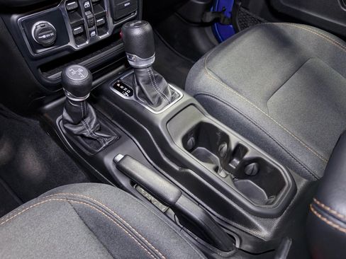 Used 2024 Jeep Wrangler Sahara image 20