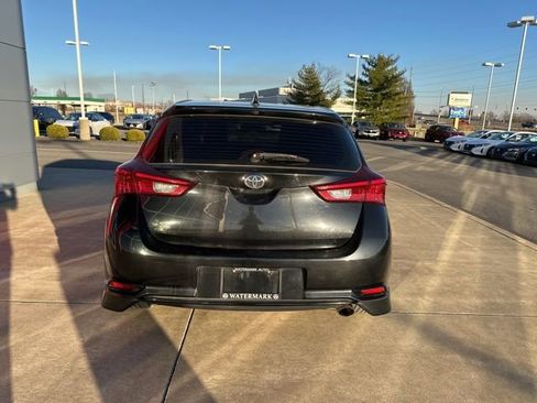 Used 2017 Toyota Corolla iM image 5