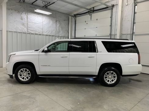Used 2020 GMC Yukon XL SLT w/ Open Road Package AWD/4WD image 27