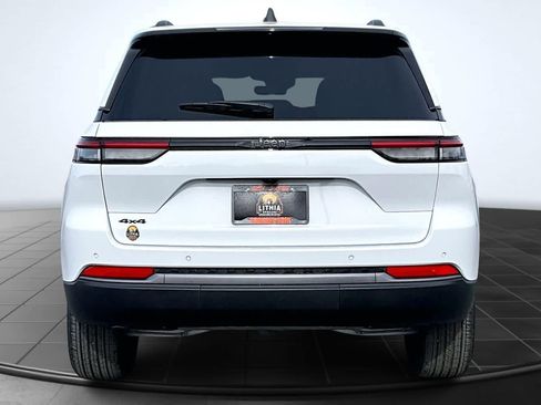 New 2026 Jeep Grand Cherokee Altitude image 5