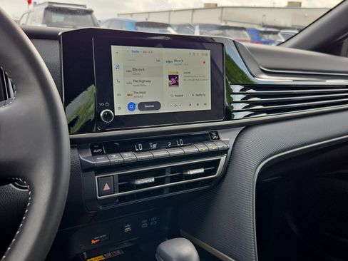 Used 2025 Toyota Camry SE w/ Convenience Package image 23