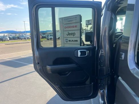 Used 2022 Jeep Wrangler Unlimited Sahara AWD/4WD image 37