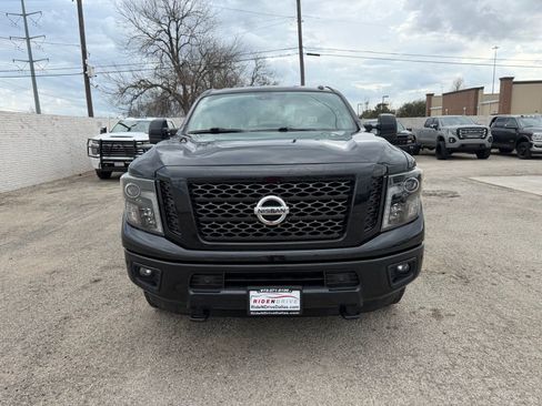 Used 2018 Nissan Titan SV w/ SV Convenience Package AWD/4WD image 10