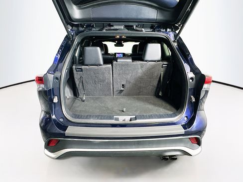 Used 2024 Toyota Highlander XSE image 32