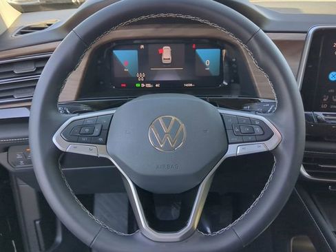 Certified 2024 Volkswagen Atlas SE image 31