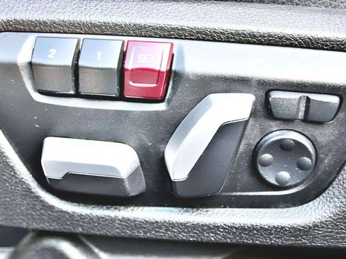 Used 2017 BMW 340i xDrive Sedan image 12