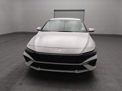 Used 2025 Hyundai Elantra SE FWD image 15