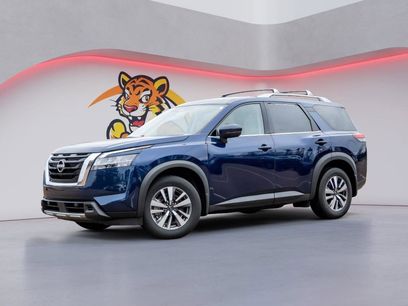 Used 2024 Nissan Pathfinder SL