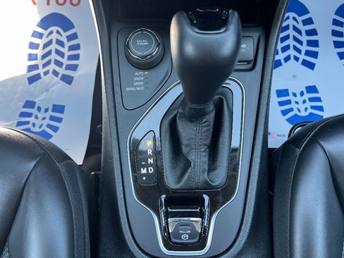 Used 2021 Jeep Cherokee Latitude Plus image 21