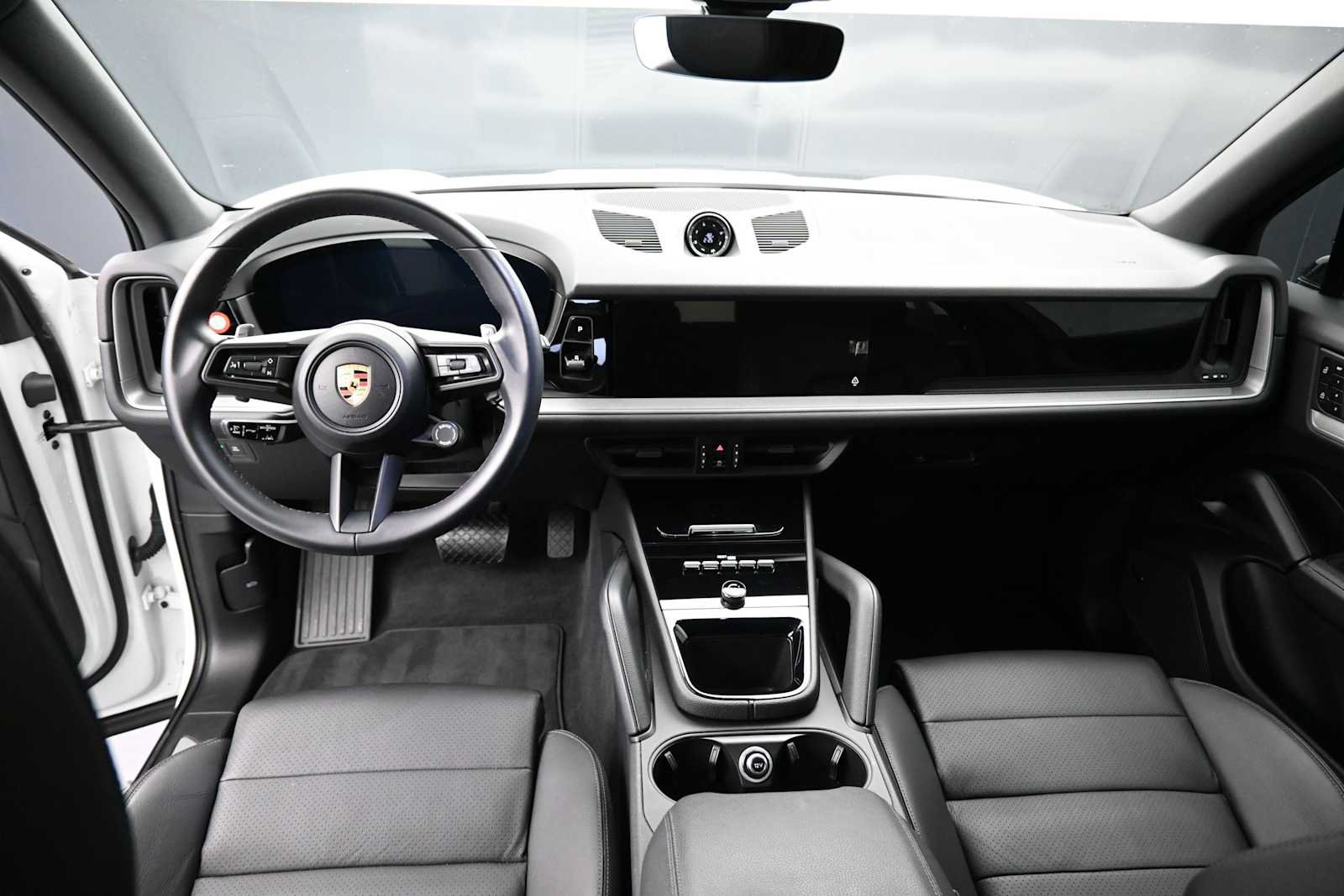 Certified 2024 Porsche Cayenne AWD/4WD image 6