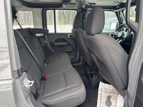 Used 2020 Jeep Wrangler Unlimited Sahara w/ Uconnect 4C Nav & Sound Group image 22