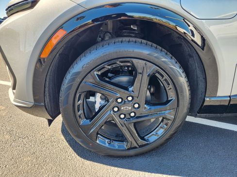 New 2026 Chevrolet Equinox EV RS image 4