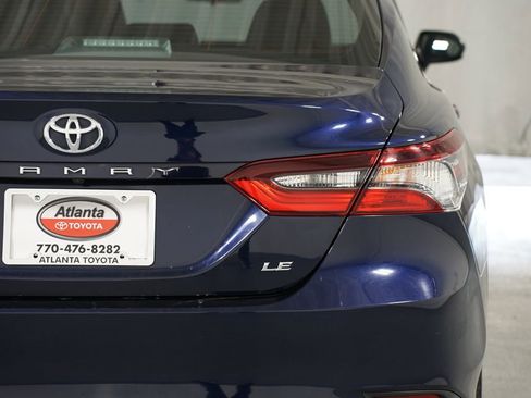 Used 2021 Toyota Camry LE image 10