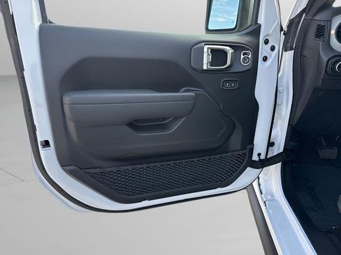 New 2025 Jeep Gladiator Nighthawk image 7