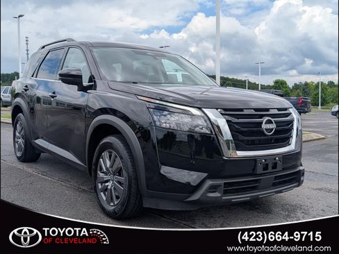 Used 2025 Nissan Pathfinder SV AWD/4WD image 1