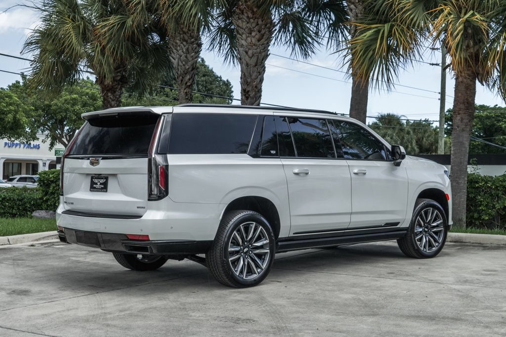 Used 2023 Cadillac Escalade ESV Sport Platinum w/ Heavy-Duty Trailer Package AWD/4WD image 8