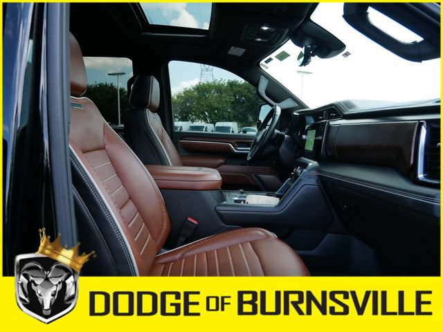 Used 2025 GMC Sierra 3500 Denali Ultimate w/ Snow Plow Prep/Camper Package AWD/4WD image 15