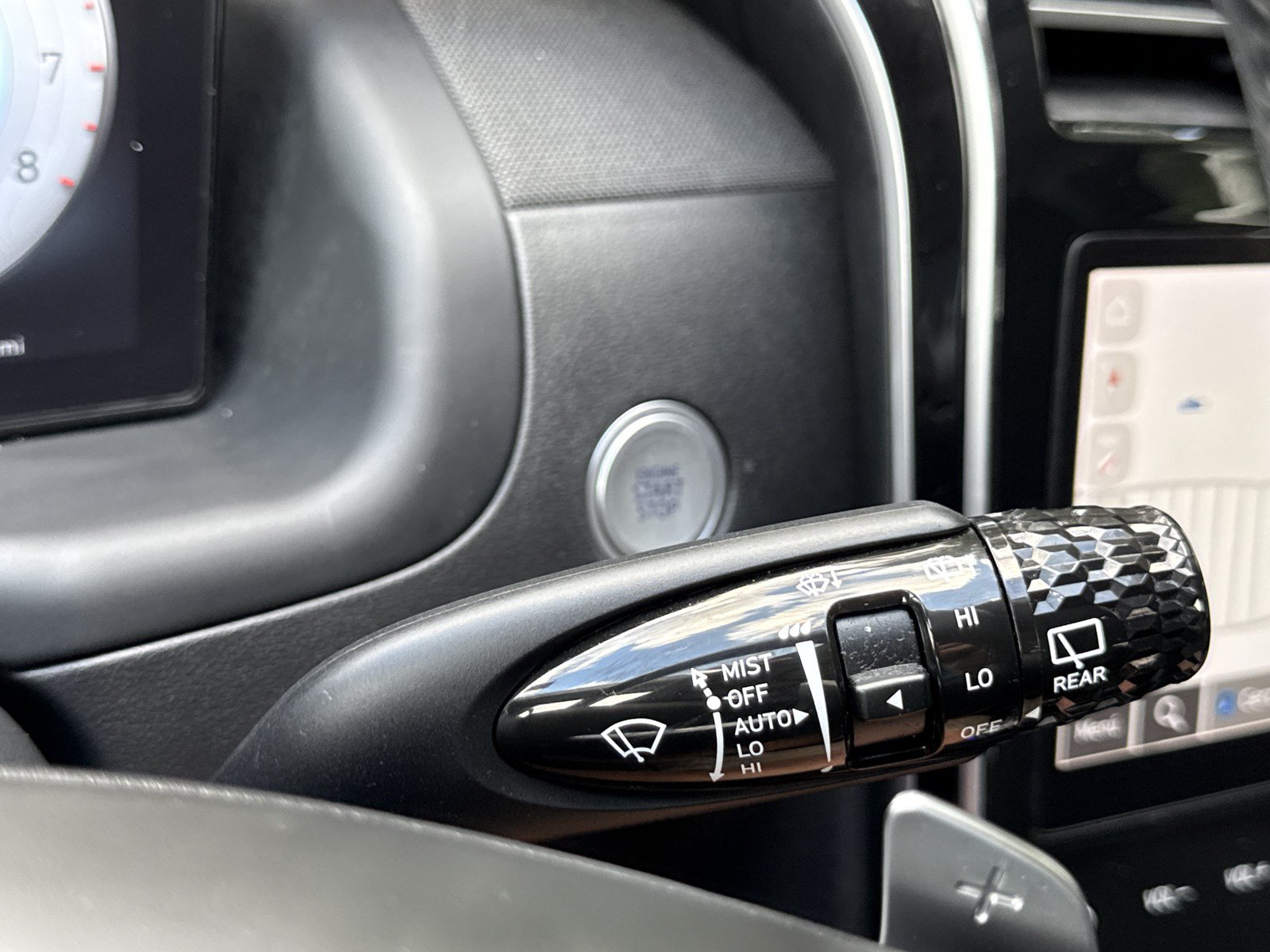 Certified 2024 Hyundai Tucson Limited FWD image 25