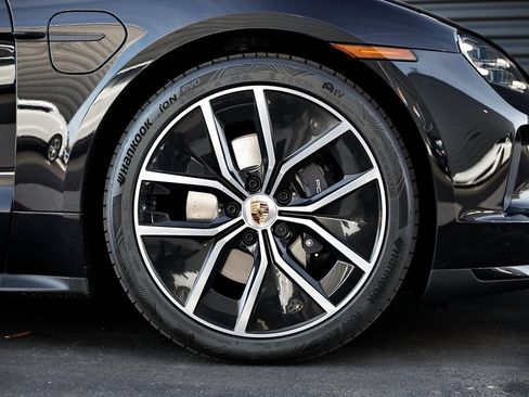 New 2026 Porsche Taycan image 12