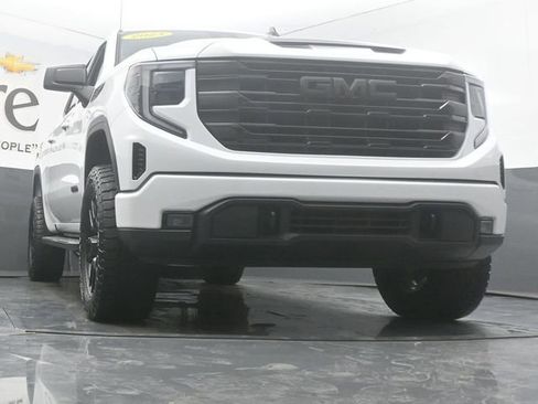 Used 2023 GMC Sierra 1500 Elevation image 3