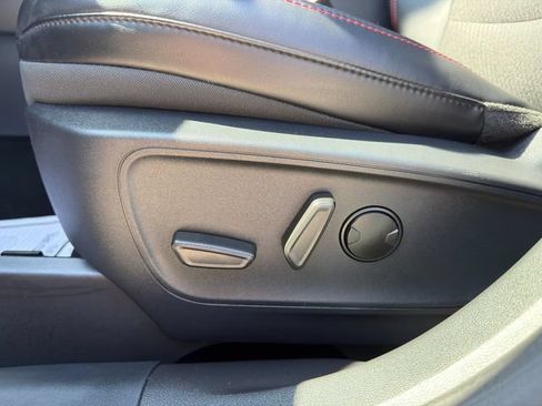 Used 2025 Ford Escape ST-Line w/ Tech Pack #1 FWD image 21