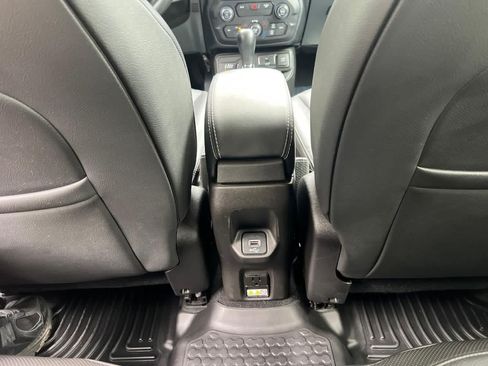Used 2020 Jeep Renegade Limited w/ Trailer Tow Group AWD/4WD image 30