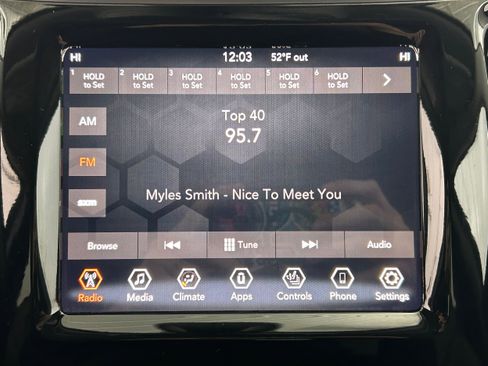 Used 2019 Jeep Cherokee Limited AWD/4WD image 5
