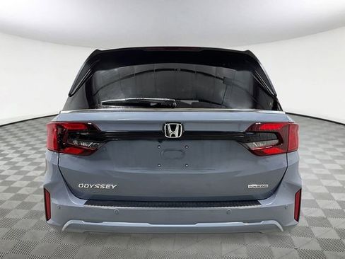 New 2026 Honda Odyssey Touring image 5