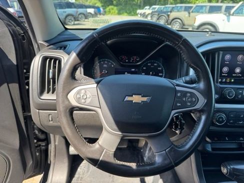 Used 2020 Chevrolet Colorado LT RWD image 19