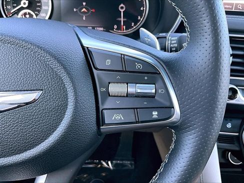 Used 2022 Genesis G70 2.0T w/ Prestige Package AWD/4WD image 21
