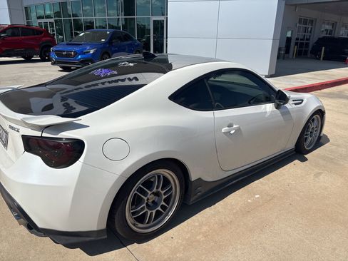 Used 2016 Subaru BRZ Limited w/ Popular Package #1 RWD image 2