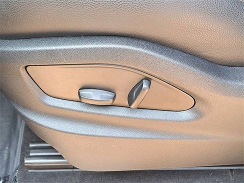 Used 2024 Porsche Cayenne image 22