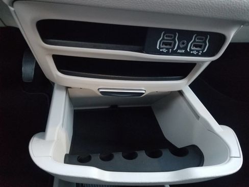 Certified 2024 Chrysler Pacifica Touring-L image 29